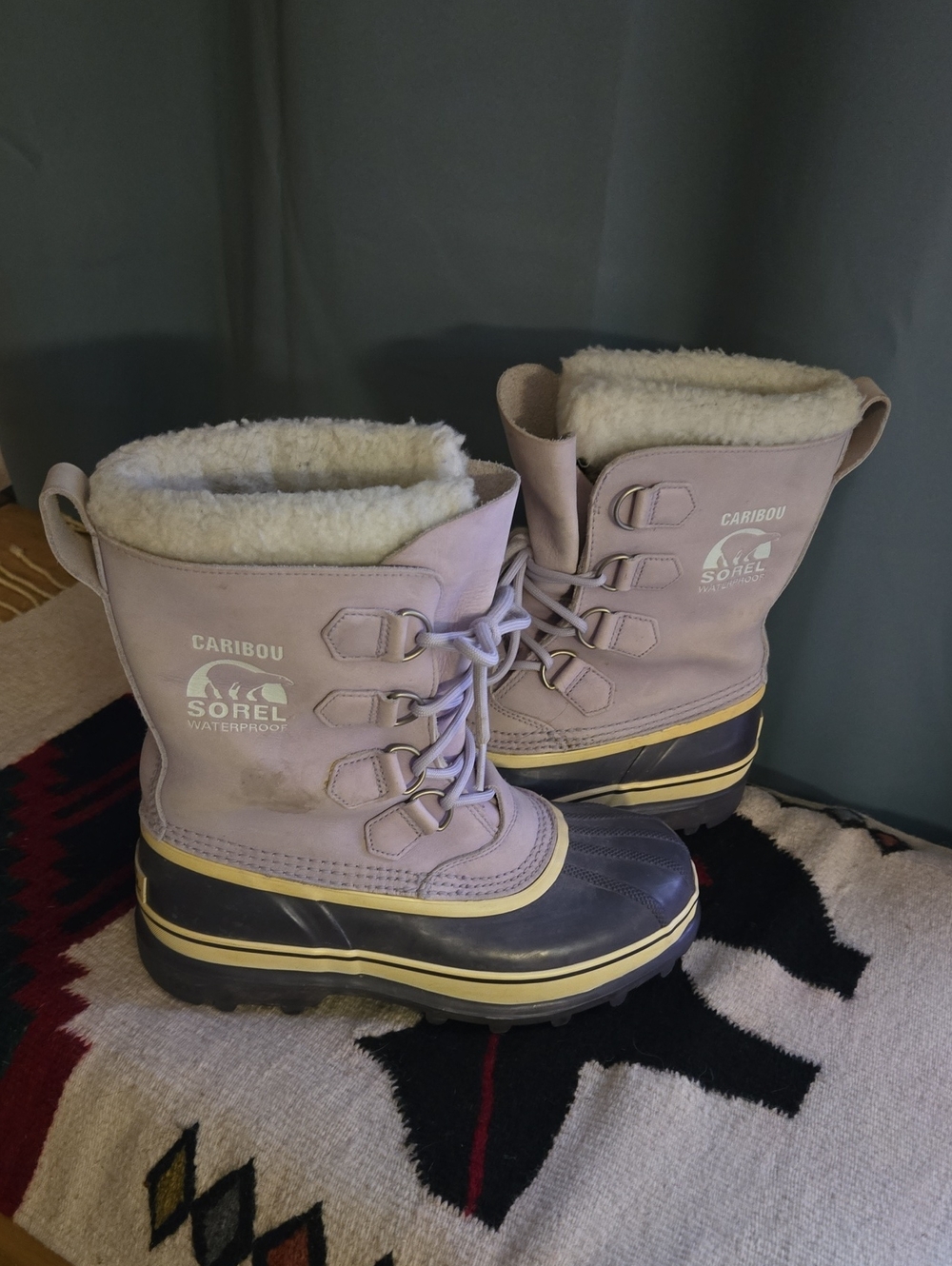 Womans Sorel Caribou Waterproof Boots - Lavender, Black & Cream Trim Size 9